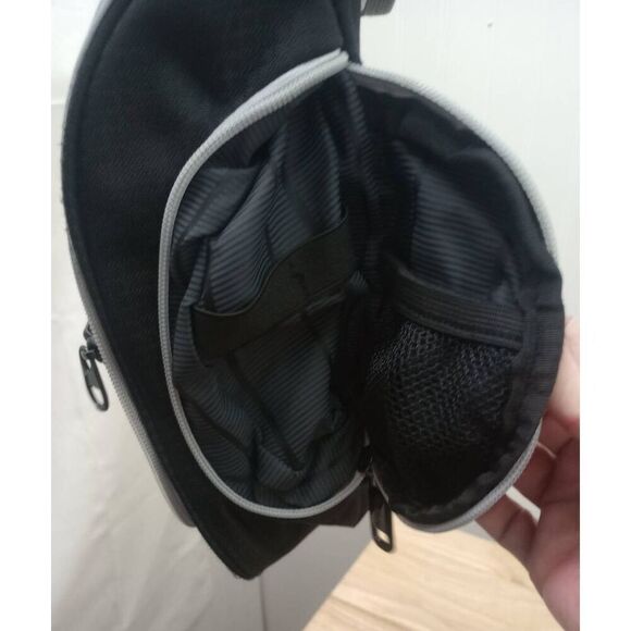 Kenneth Cole reaction, hang up, fold up, black, travel cosmetic- toiletry bag. - Picture 6 of 11